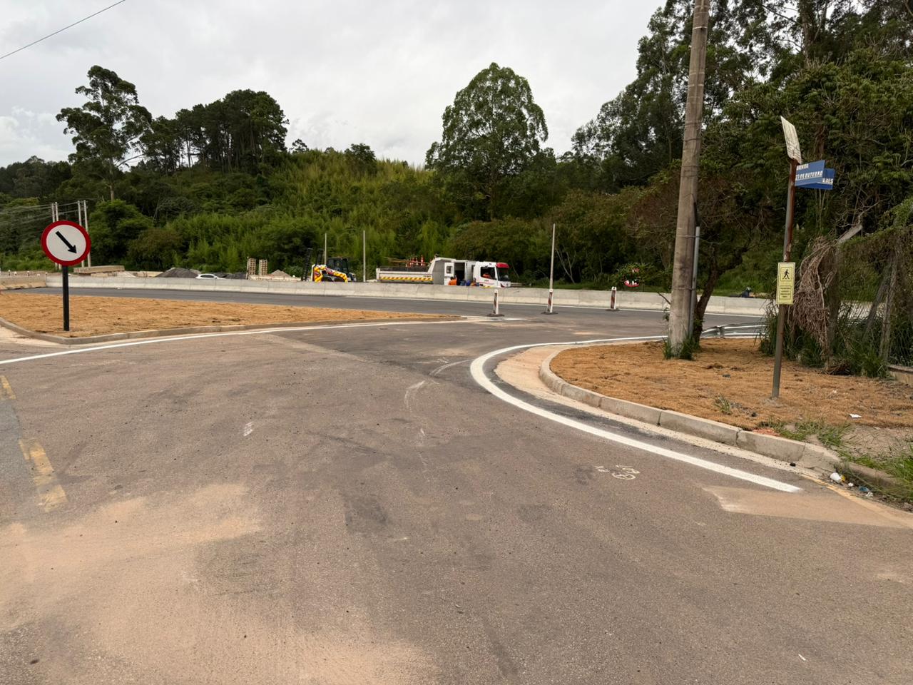 Acesso sentido Capital à Raposo Tavares é liberado na Avenida 27 de Outubro em Mairinque