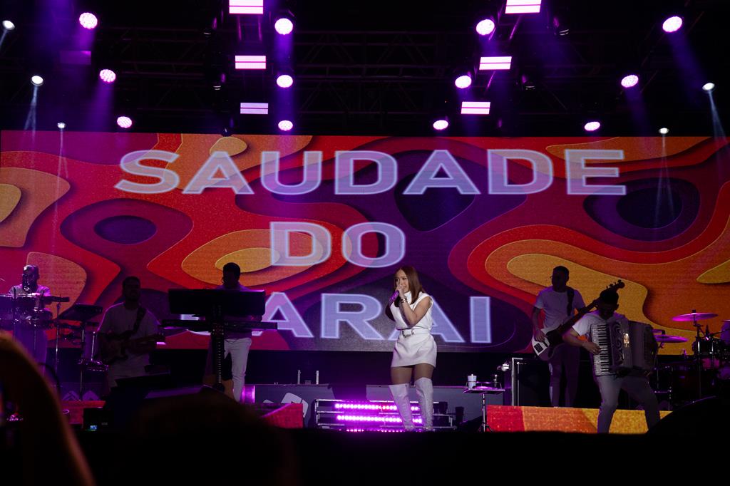 Show de Mari Fernandez encerra festividades do 77º aniversário de Barueri