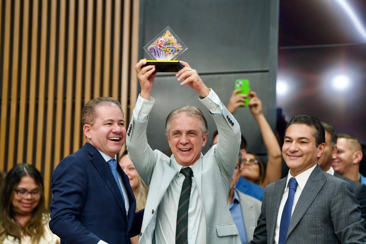 Vida pública de Furlan é exaltada na Câmara de Barueri em sessão do aniversário da cidade