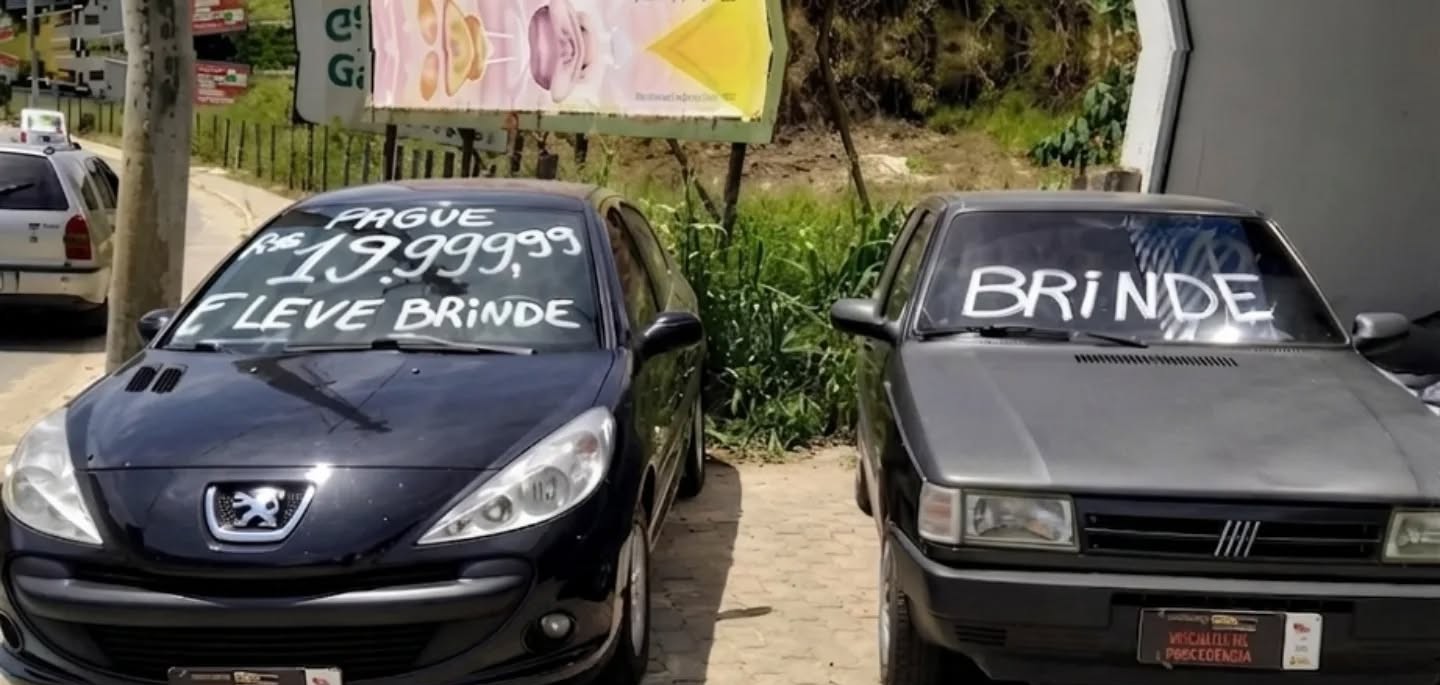 Proprietário de uma agência decidiu oferecer um 207 acompanhado de Fiat Uno como brinde