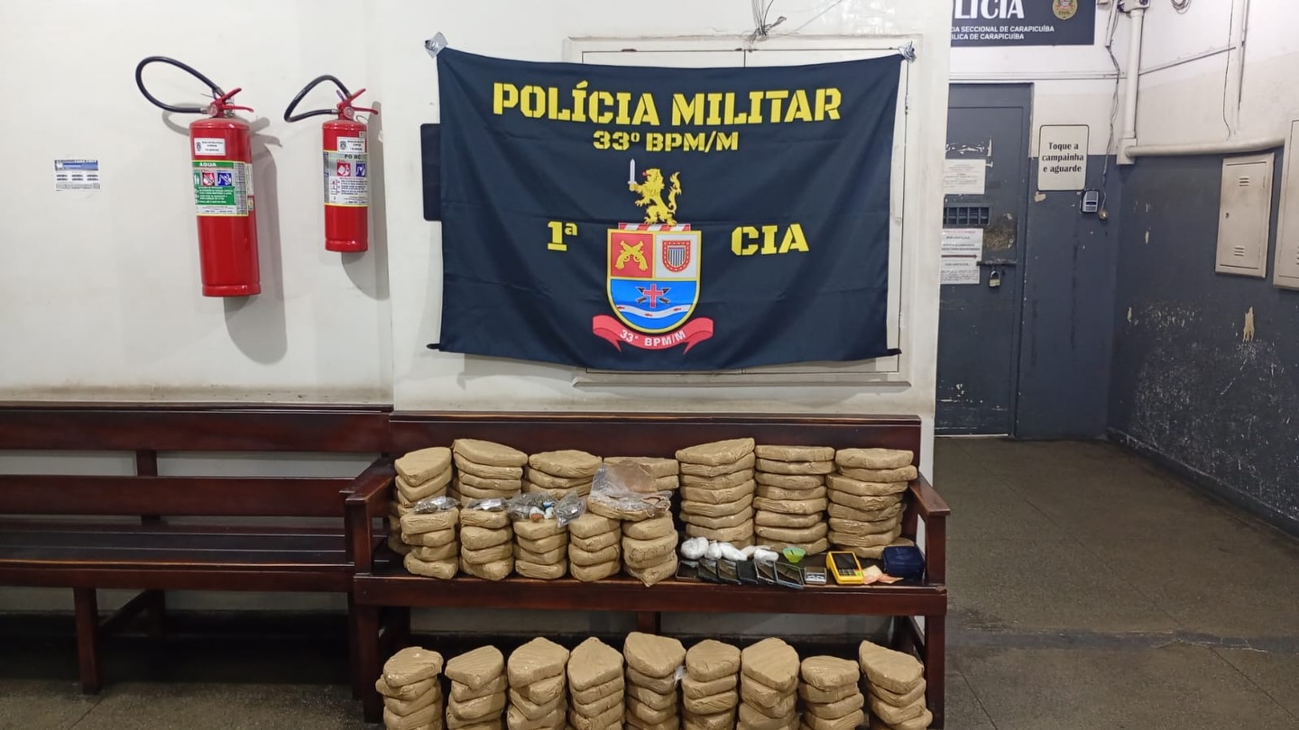 PM prende grande quantidade de drogas e 3 pessoas em lava rápido no Jd Maria Beatriz em Carapicuíba
