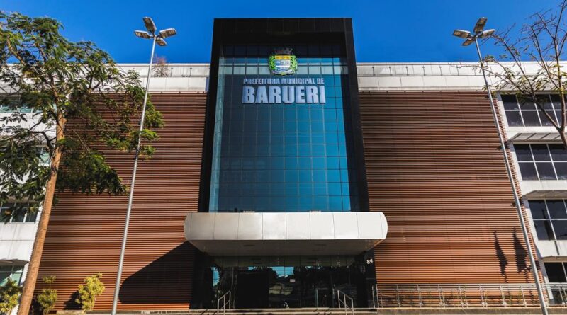 Confira o que abre e fecha nos dias 20 e 21 de abril em Barueri