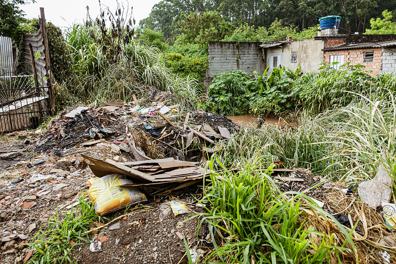 Prefeito Teco endurece regras contra descarte irregular e fios soltos em vias públicas