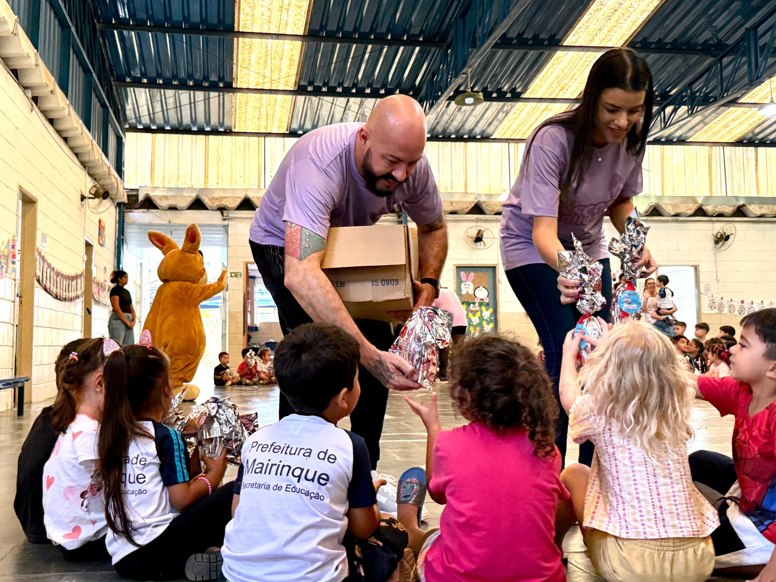 Páscoa Solidária 2026 leva alegria para Rede Municipal de Ensino em Mairinque