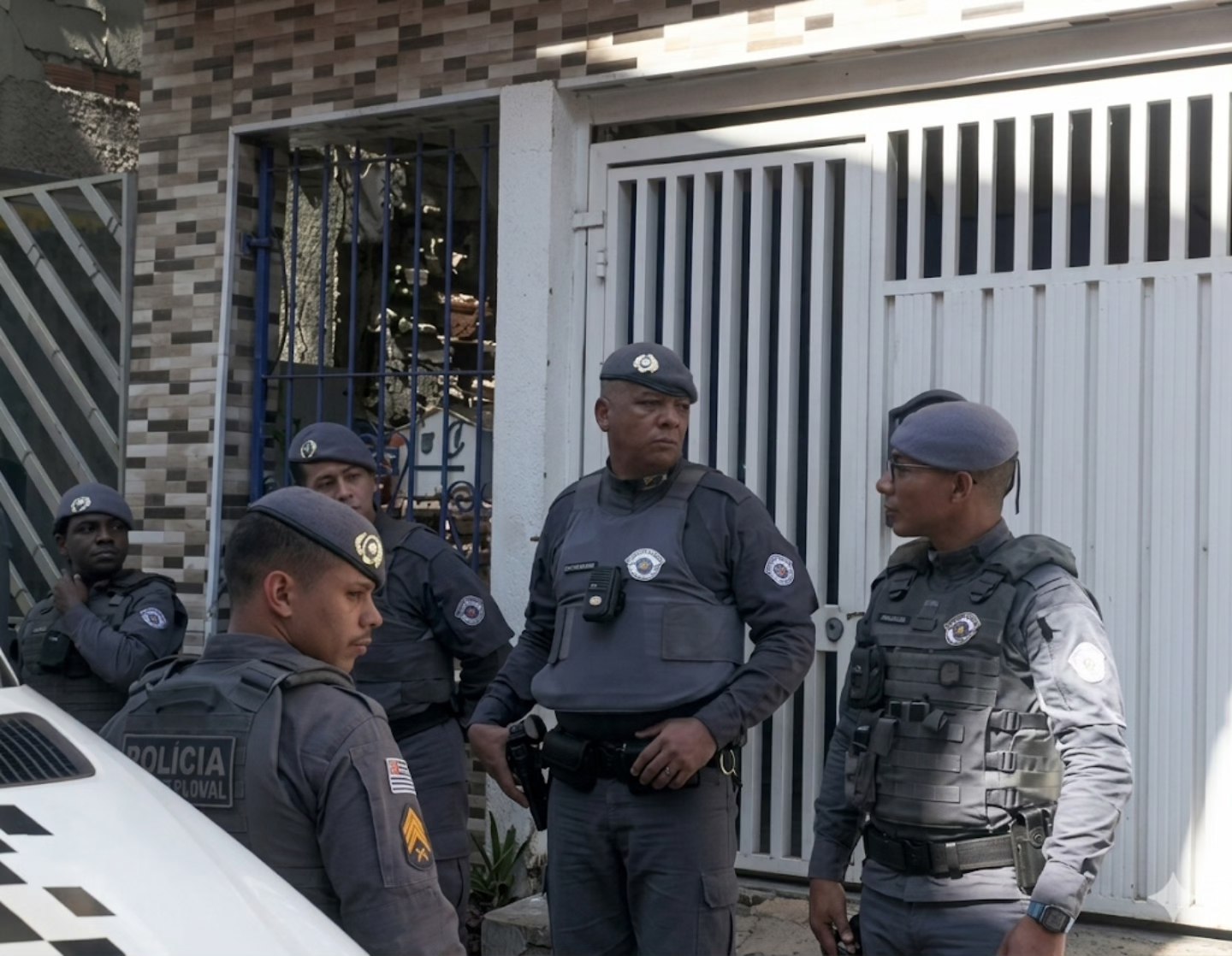 Adolescente de 16 anos mata padrasto para salvar a mãe de esfaqueamento
