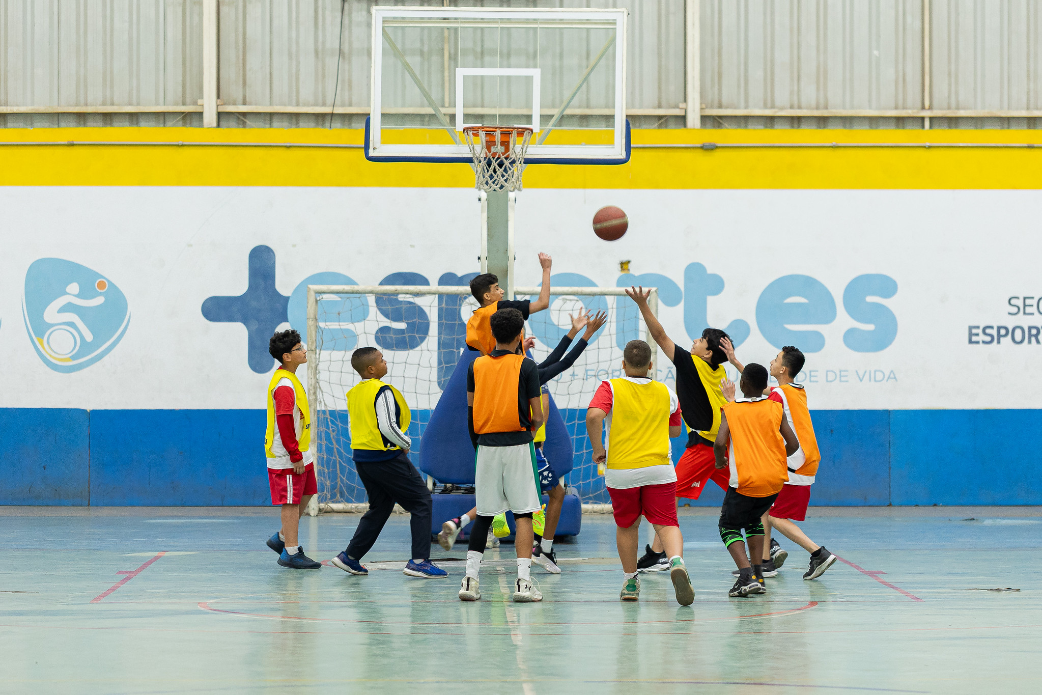 Prefeitura de Itapevi abre inscrições para basquete e ginástica rítmica do programa Mais Esportes