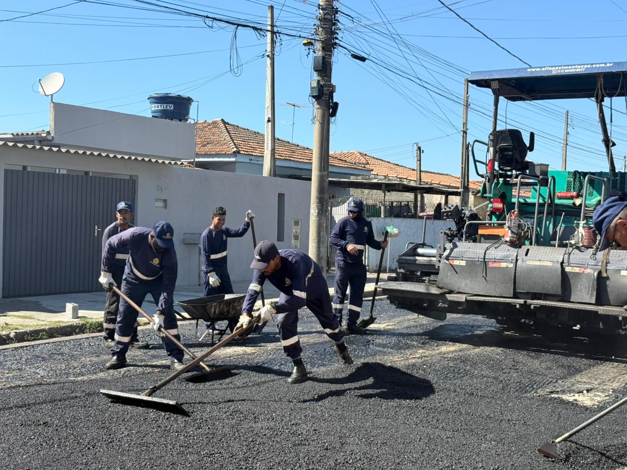 Prefeitura de Mairinque realiza recapeamento da Rua Miguel Munhoz