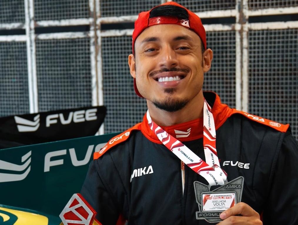 Lucas Veloso volta ao grid da FVee e conquista pódio em Interlagos