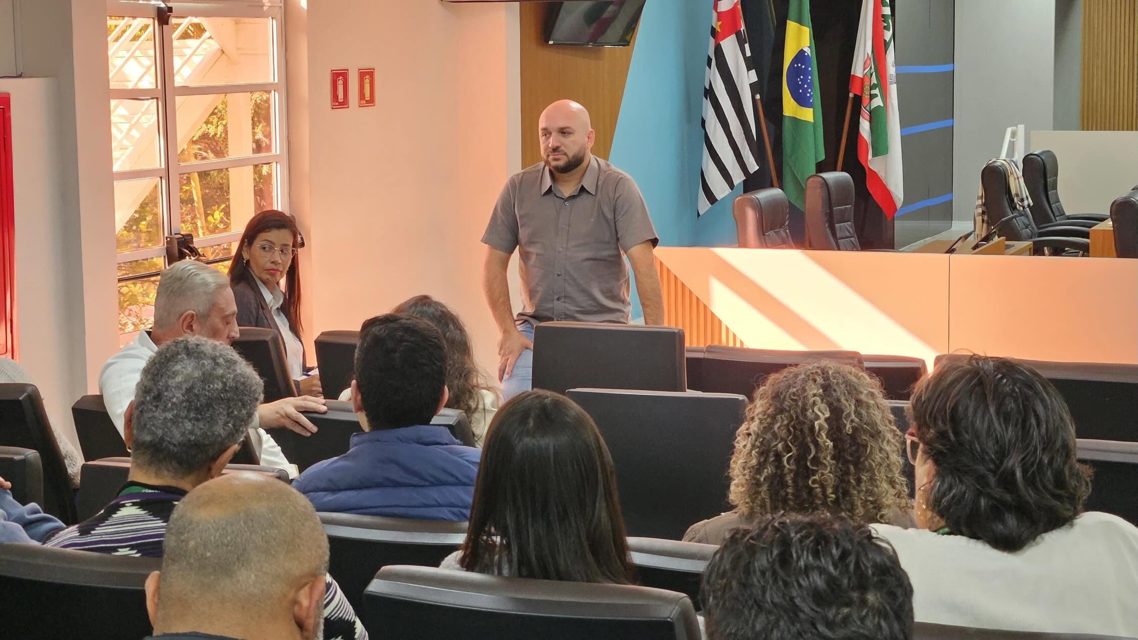 Planejamento e união de esforços marcam reunião conduzida pelo presidente da Câmara de Itapevi, Professor Rafael Alan