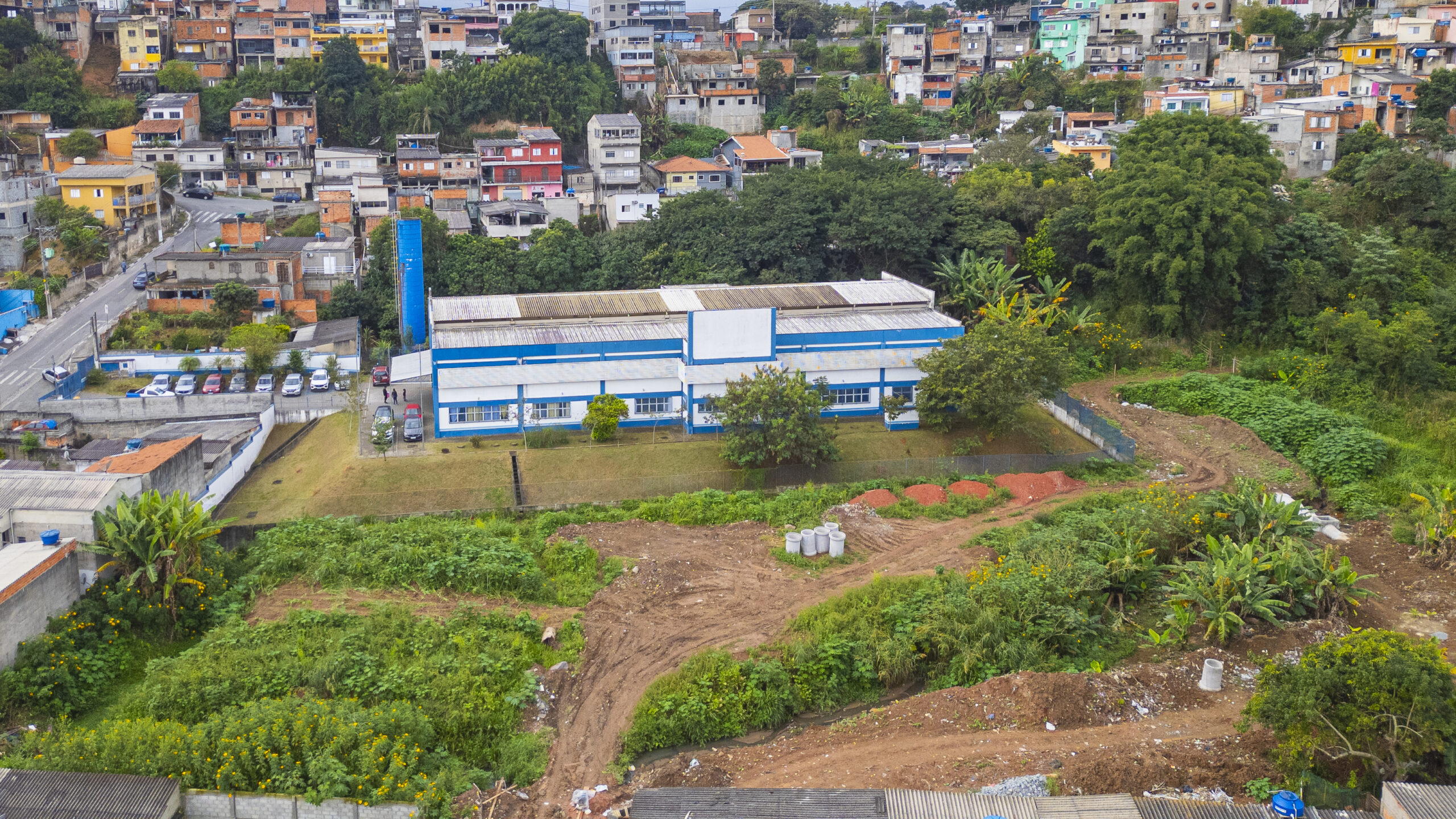 Itapevi avança nas construções de novas areninhas no Rainha e Rosemary