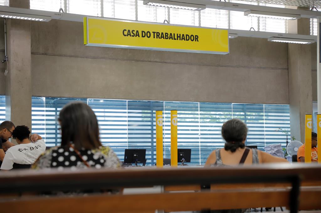 Casa do Trabalhador oferece 24 vagas de emprego abertas a partir desta terça (23)