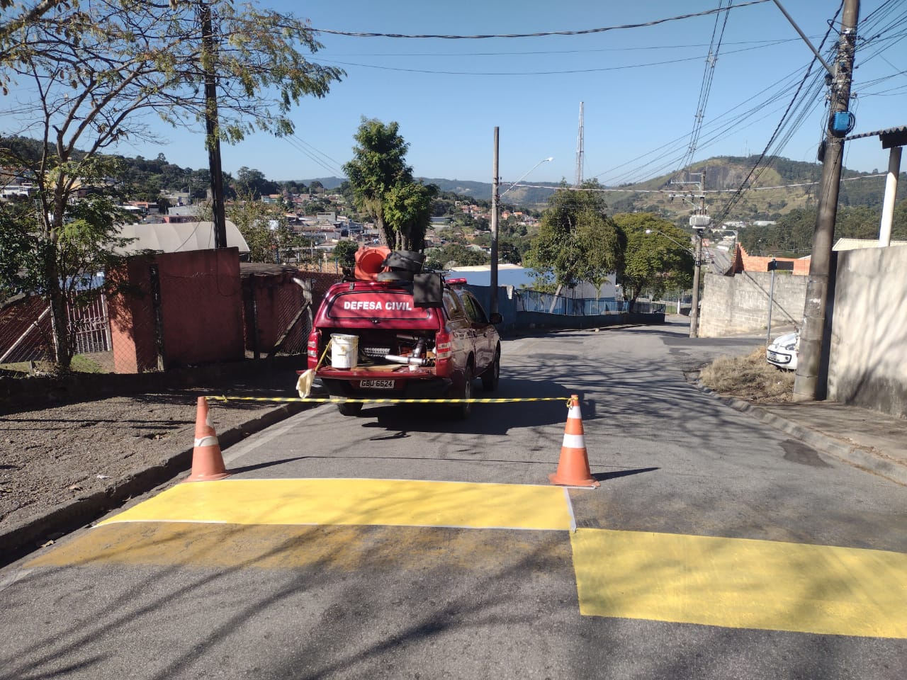 Prefeitura de Mairinque realiza sinalização viária em ruas do bairro Vila Granada