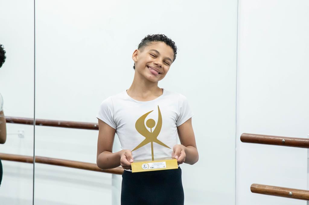 Aluno do Núcleo de Dança de Barueri conquista o 1º lugar no Festival de Joinville