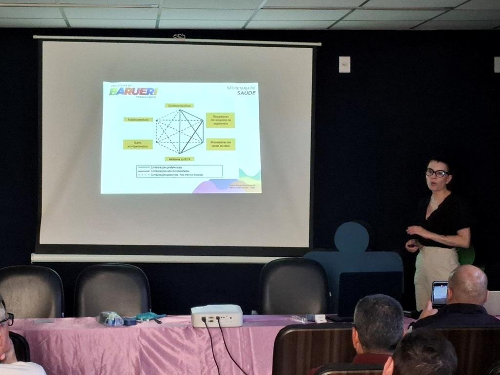 Barueri capacita profissionais e amplia qualidade na saúde