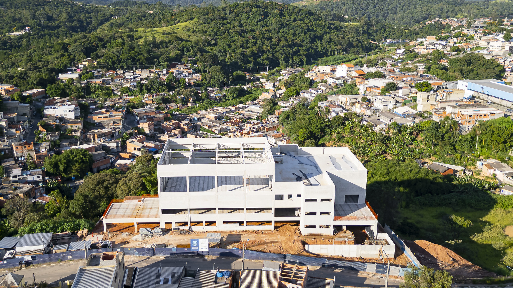 Itapevi avança com obras das Escolas do Futuro no Jardim Cruzeiro e Vale do Sol