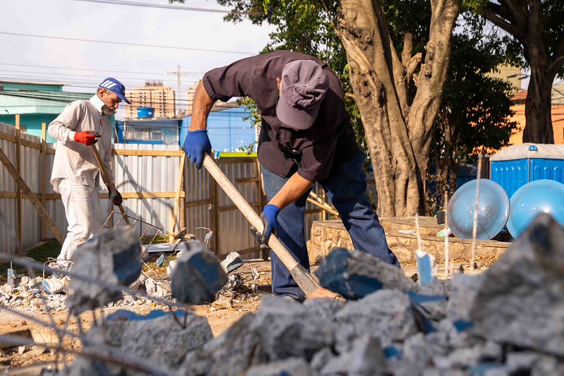 Prefeitura amplia zeladoria e manutenção de praças em diferentes regiões de Itapevi