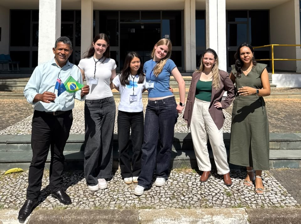 Estudantes da Nova Zelândia visitaram a Prefeitura de Mairinque durante intercâmbio cultural