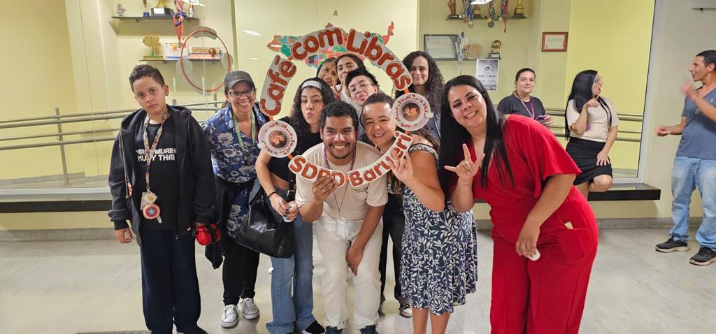 Café com Libras reúne comunidade surda de Barueri para falar sobre empreendedorismo