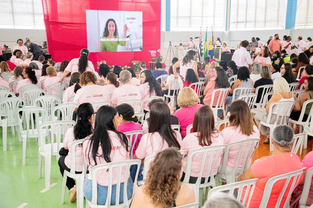 Informação, acesso e acolhimento marcam a abertura do Outubro Rosa 2026 em Barueri