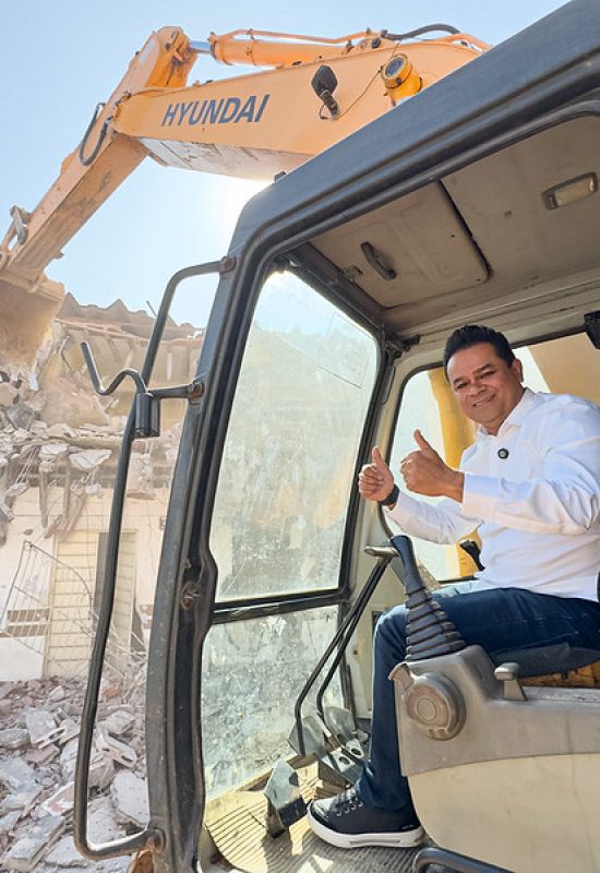 Teco inicia demolição do antigo Postinho da Cohab I